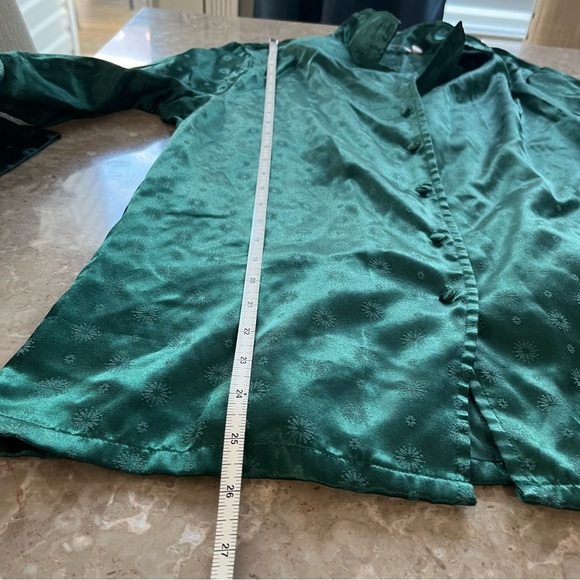 La Vie En Rose Green Satin Pajama Top and Bottom Matching Set - Picture 12 of 16